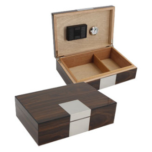 High Lacquor Humidor $40.00